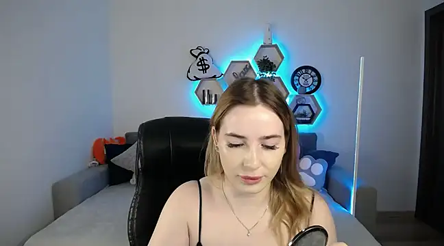 SabrinViolet online show from February 2025 09:12:01 AM