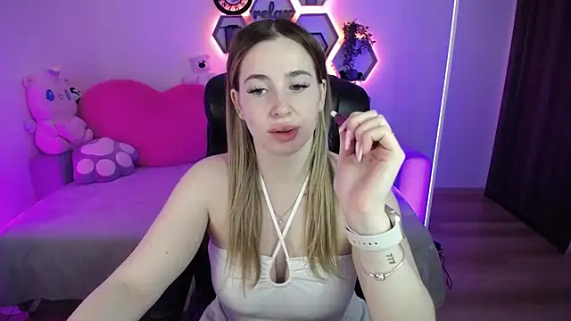 SabrinViolet online show from April 2026 08:16:01 AM