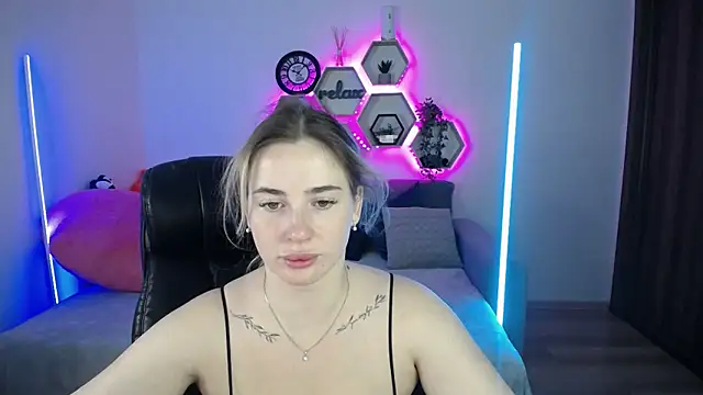 SabrinViolet online show from October 2025 08:05:02 AM