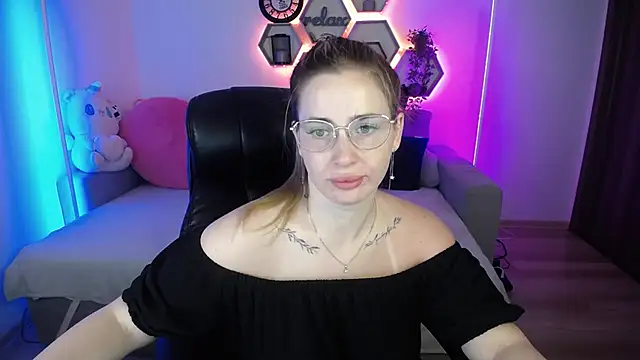 Snapshot of SabrinViolet chatting on July 2026 08:07:02 AM SabrinViolet online show from July 2026 08:07:02 AM