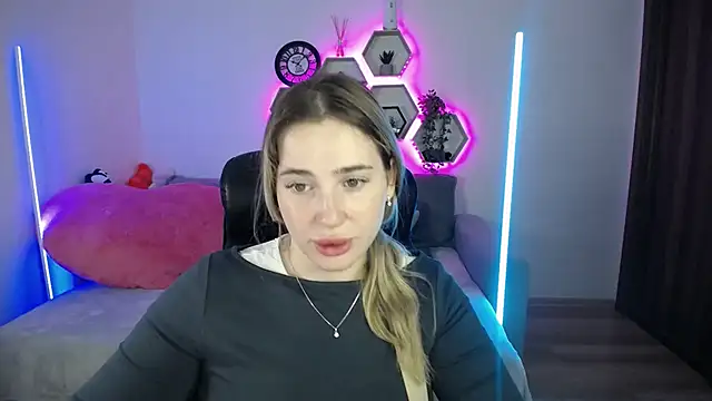 SabrinViolet online show from October 2025 08:15:01 AM