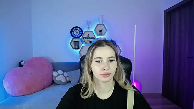 SabrinViolet online show from February 2026 09:08:01 AM