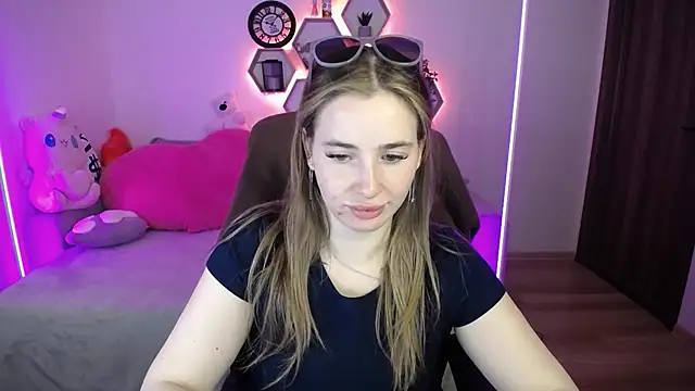 SabrinViolet online show from May 2026 08:07:02 AM