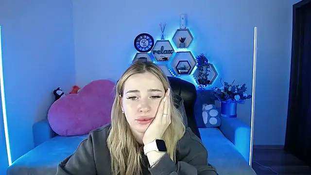 SabrinViolet online show from November 2025 09:09:01 AM