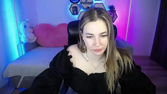 Snapshot of SabrinViolet chatting on July 2026 08:03:02 AM SabrinViolet online show from July 2026 08:03:02 AM