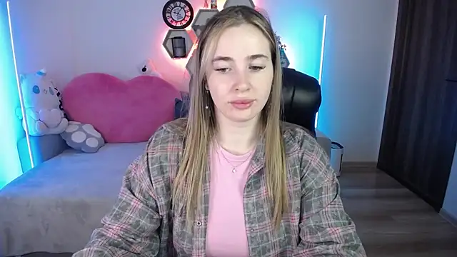 SabrinViolet online show from May 2026 08:03:01 AM
