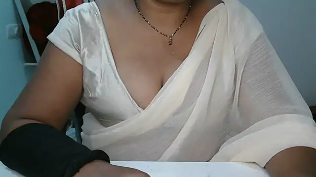 Snapshot of Cute_Ruhi99 chatting on July 2026 08:13:01 AM Cute Ruhi99 online show from July 2026 08:13:01 AM