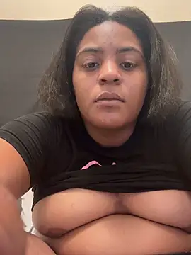 Snapshot of prettlovely14 chatting on November 2025 07:40:01 PM prettlovely14 online show from November 2025 07:40:01 PM