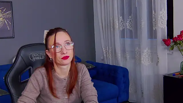 Snapshot of AnneHove chatting on October 2025 05:08:02 AM AnneHove online show from October 2025 05:08:02 AM