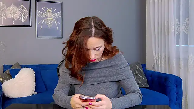 Snapshot of AnneHove chatting on December 2025 06:15:01 AM AnneHove online show from December 2025 06:15:01 AM