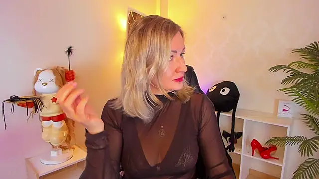 AriFleow online show from October 2025 05:00:01 AM