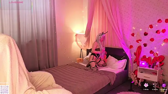 lilly Cherry  online show from May 2026 11:25:01 AM