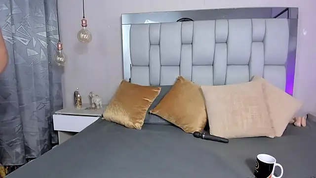 SusanBenett online show from November 2025 09:07:01 PM