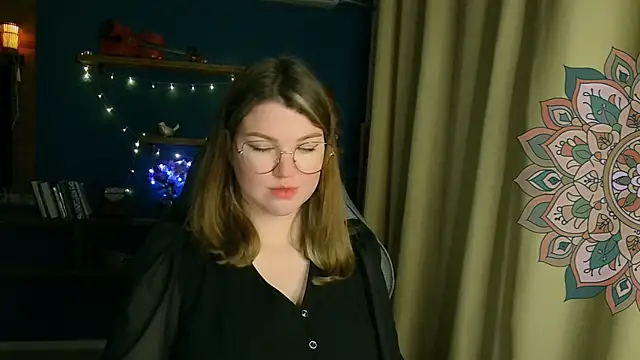 Snapshot of VioletteWay chatting on November 2025 04:43:02 PM VioletteWay online show from November 2025 04:43:02 PM