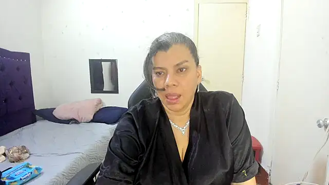 Snapshot of vikyadams chatting on October 2025 11:20:01 AM vikyadams online show from October 2025 11:20:01 AM