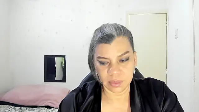 Snapshot of vikyadams chatting on November 2025 04:11:02 AM vikyadams online show from November 2025 04:11:02 AM