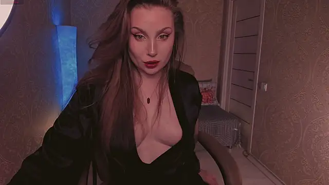 Eesmaaarrr online show from December 2025 11:08:01 PM