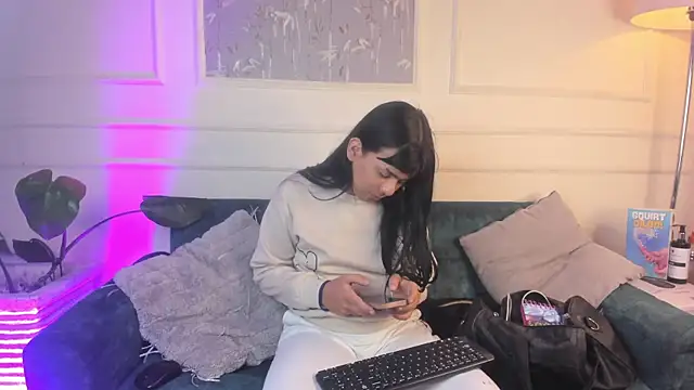 Snapshot of yossi_peach_cute chatting on April 2026 06:17:02 PM yossi peach cute online show from April 2026 06:17:02 PM