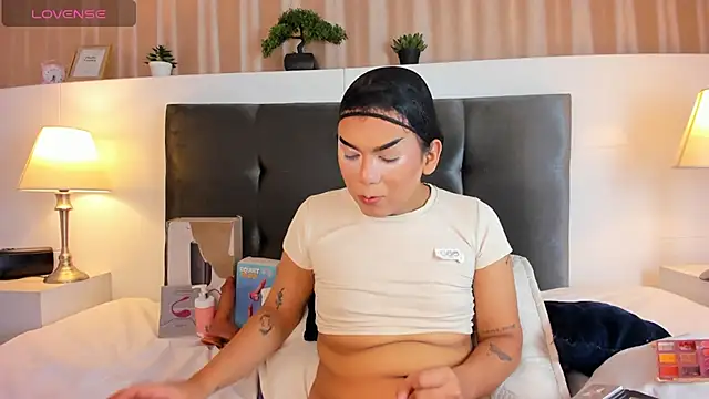 yossi peach cute online show from March 2026 08:21:02 PM