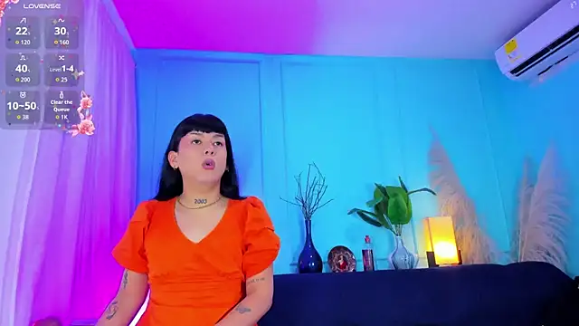 yossi peach cute online show from June 2026 08:28:01 PM