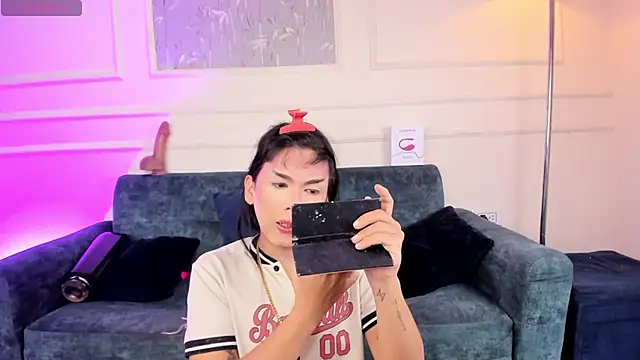 yossi peach cute online show from July 2026 04:43:01 AM