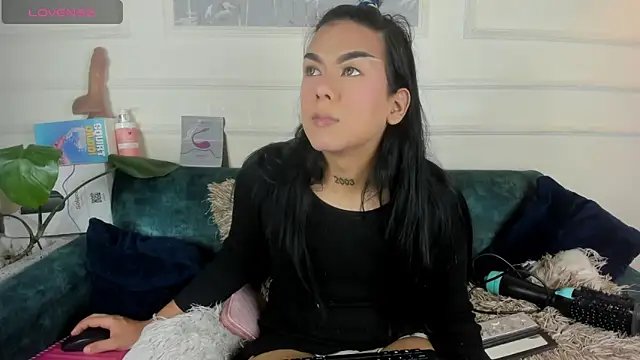 yossi peach cute online show from April 2026 04:03:01 AM