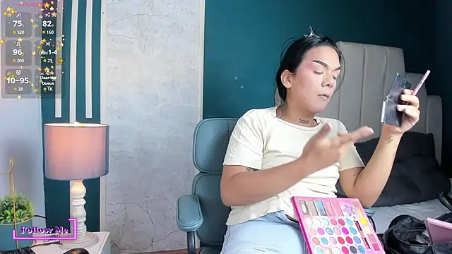 yossi peach cute online show from April 2026 04:52:02 AM