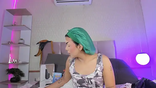 yossi peach cute online show from March 2026 08:52:02 PM