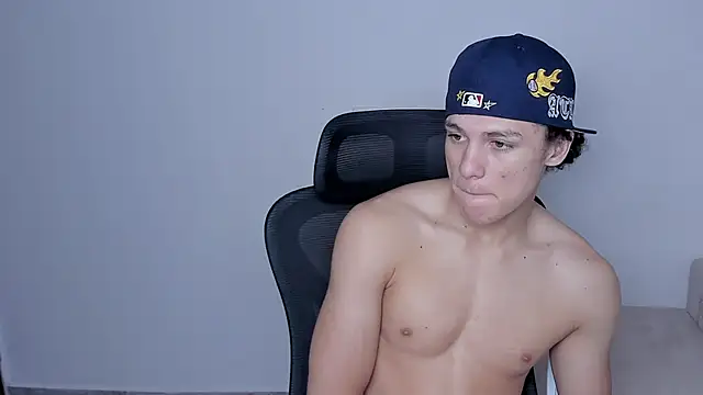 laurent nova online show from November 2025 06:19:01 PM