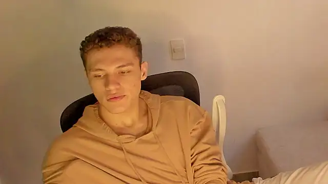 laurent nova online show from February 2026 06:51:01 PM