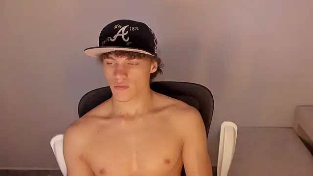 laurent nova online show from December 2025 12:31:01 PM