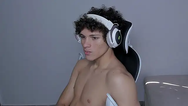 laurent nova online show from November 2025 05:50:01 PM