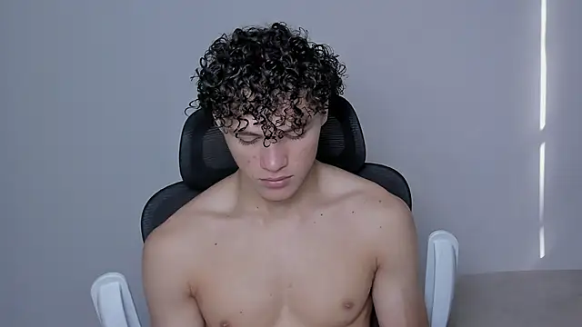 laurent nova online show from October 2025 06:52:02 PM