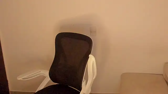 laurent nova online show from January 2026 11:04:02 AM