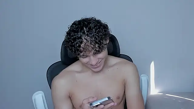 laurent nova online show from October 2025 06:09:02 PM