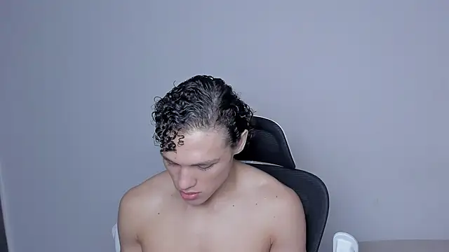 laurent nova online show from November 2025 08:24:01 PM