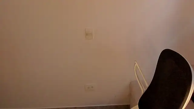 laurent nova online show from December 2025 09:08:02 PM