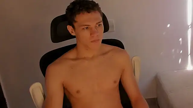 laurent nova online show from February 2026 07:22:01 PM