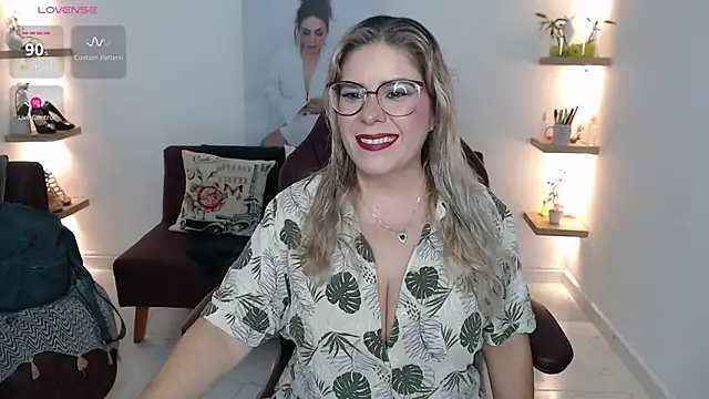 Snapshot of zehra_sanem chatting on June 2026 07:15:01 PM zehra sanem online show from June 2026 07:15:01 PM