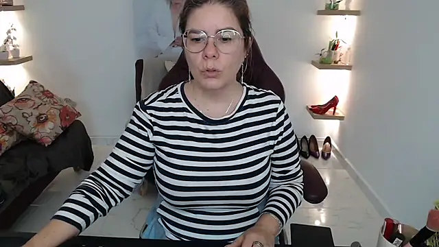 Snapshot of zehra_sanem chatting on April 2026 01:51:02 PM zehra sanem online show from April 2026 01:51:02 PM