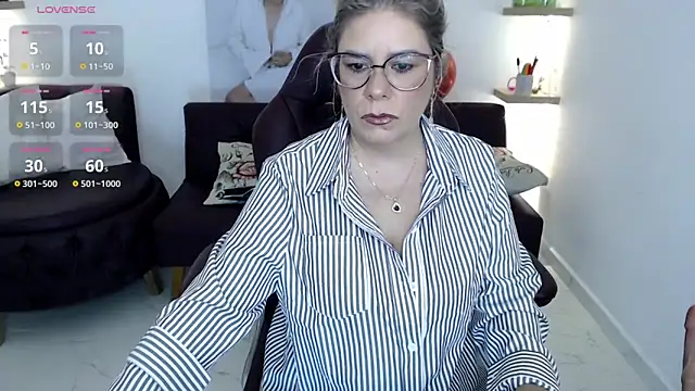 Snapshot of zehra_sanem chatting on May 2026 03:33:01 PM zehra sanem online show from May 2026 03:33:01 PM