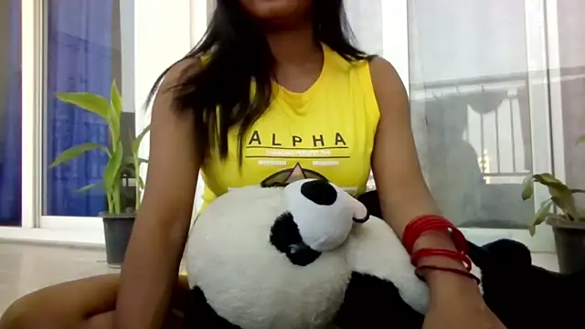 Queenhimanshi online show from October 2025 07:44:01 AM