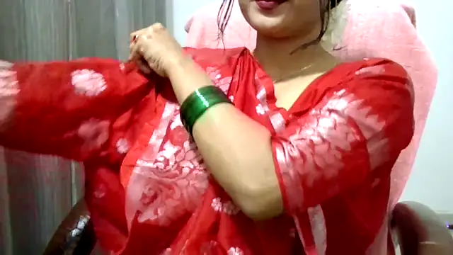 Queenhimanshi online show from November 2025 05:35:01 PM