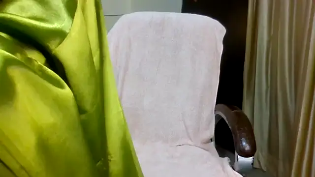 Queenhimanshi online show from April 2026 07:20:01 PM