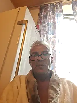 Picolo4111 online show from September 2025 06:31:02 AM