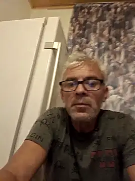 Picolo4111 online show from October 2025 06:12:02 PM