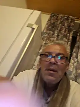 Picolo4111 online show from October 2025 03:29:02 AM