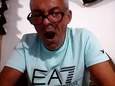 Picolo4111 online show from September 2025 07:54:02 PM