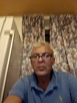 Picolo4111 online show from October 2025 06:08:01 PM