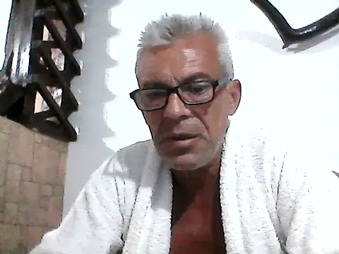 Picolo4111 online show from September 2025 07:42:02 PM